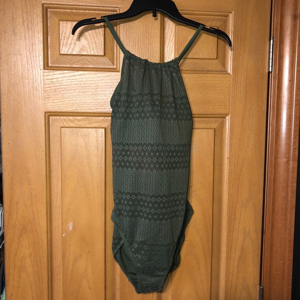 One piece swim suit